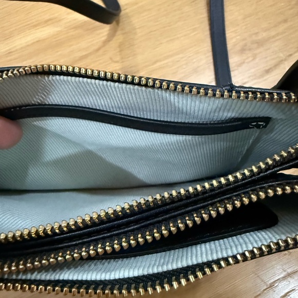 Radley London Crossbody Black Leather Pockets Zip top Bag great organization - Picture 5 of 14